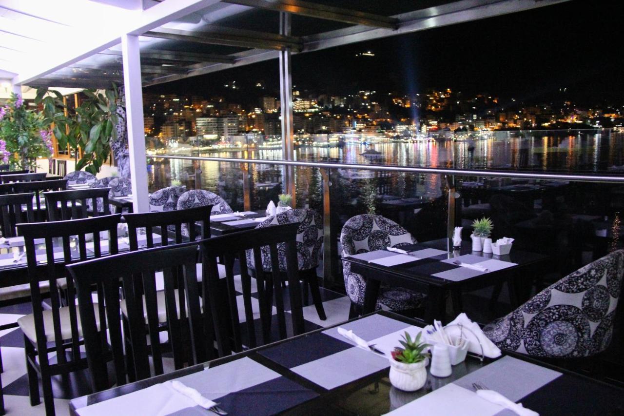 Republika Hotel Sarandë Buitenkant foto