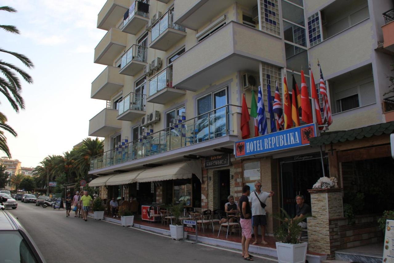 Republika Hotel Sarandë Buitenkant foto