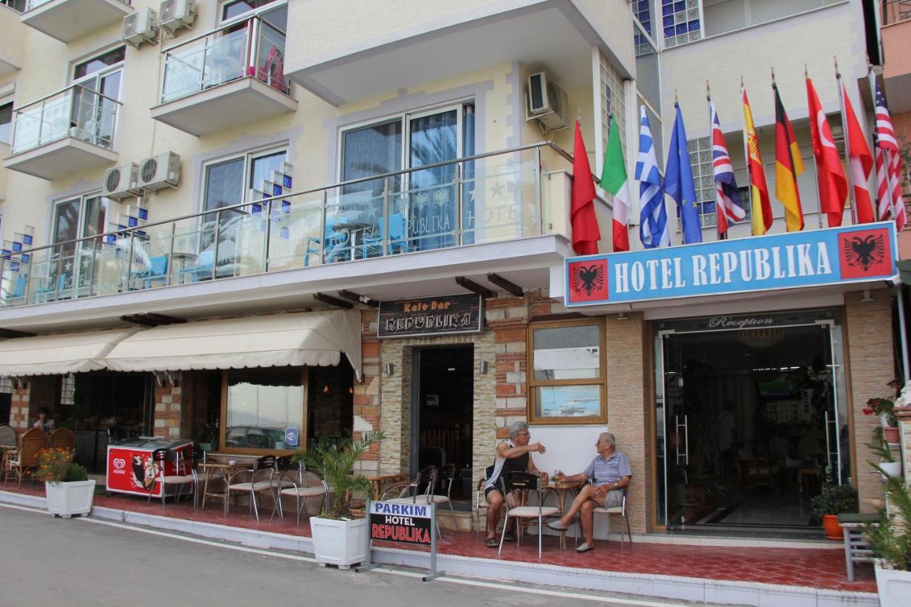 Republika Hotel Sarandë Buitenkant foto