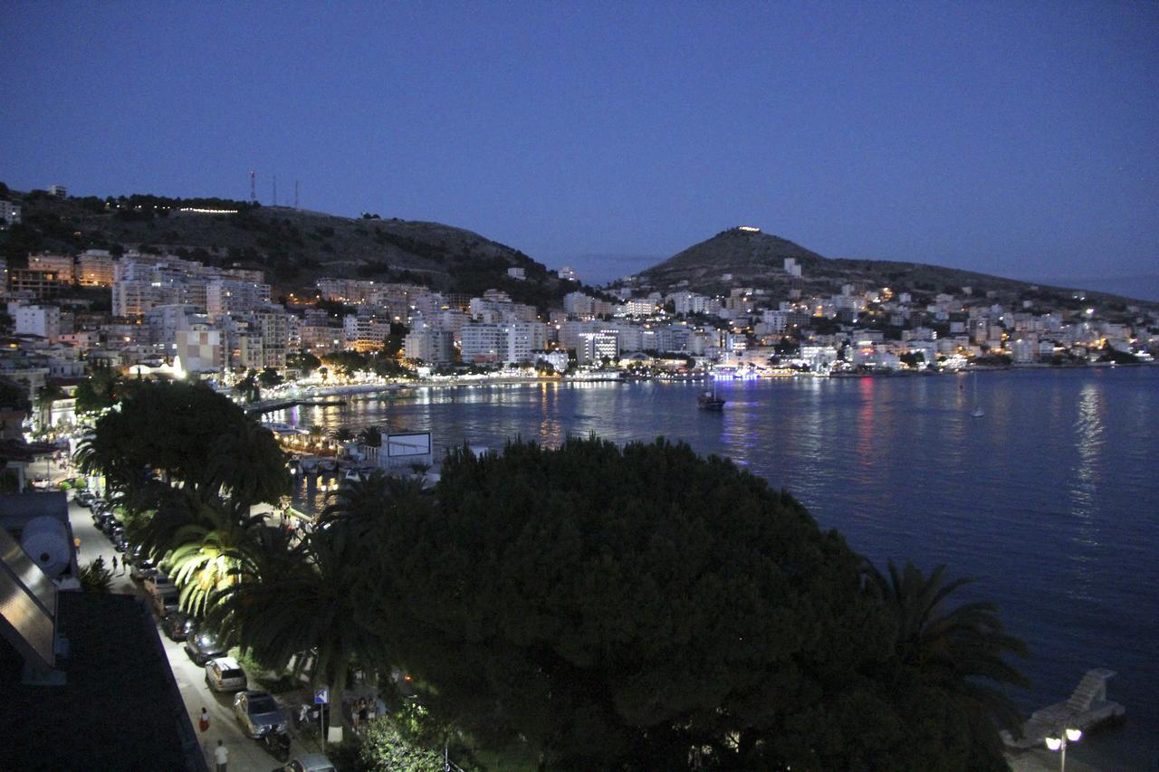 Republika Hotel Sarandë Buitenkant foto