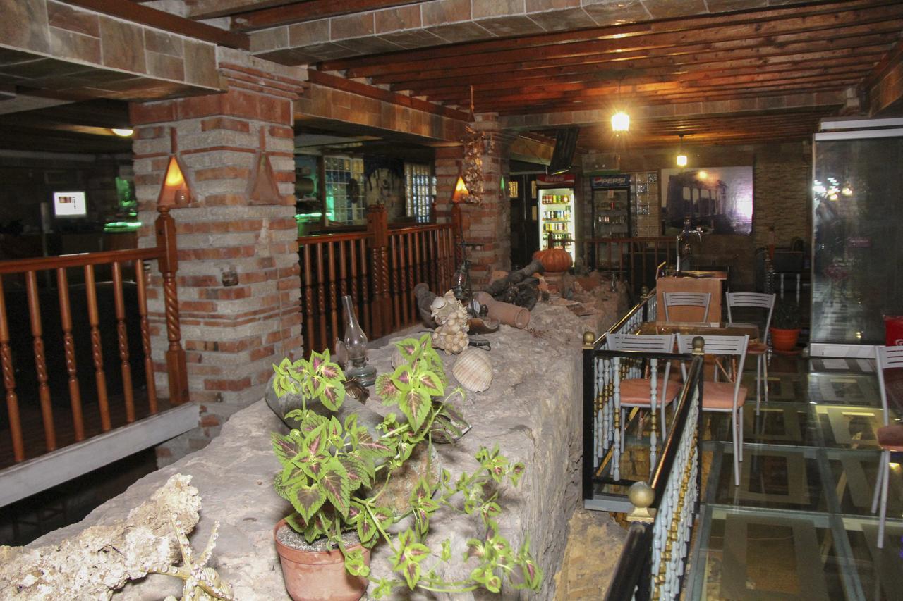 Republika Hotel Sarandë Buitenkant foto