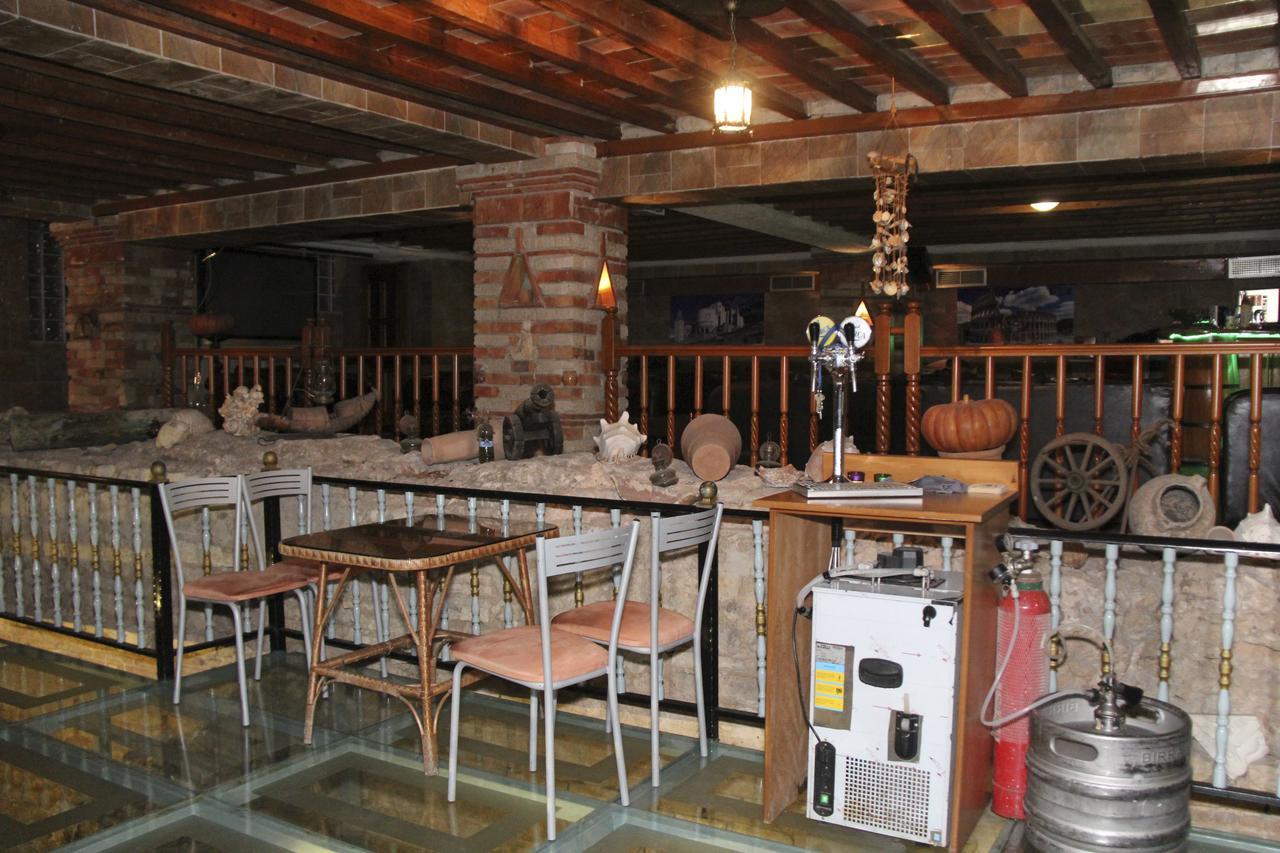 Republika Hotel Sarandë Buitenkant foto