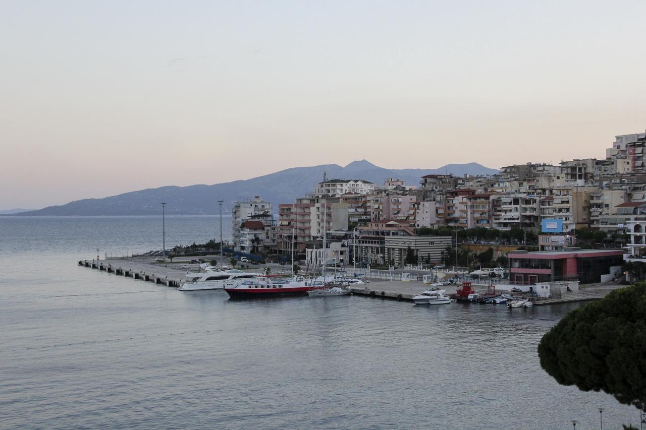 Republika Hotel Sarandë Buitenkant foto